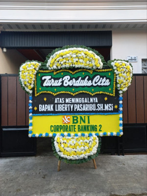 Papan Bunga Duka di Anyar