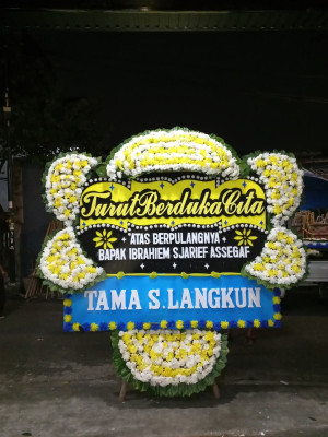 Papan Bunga Duka di Anyar